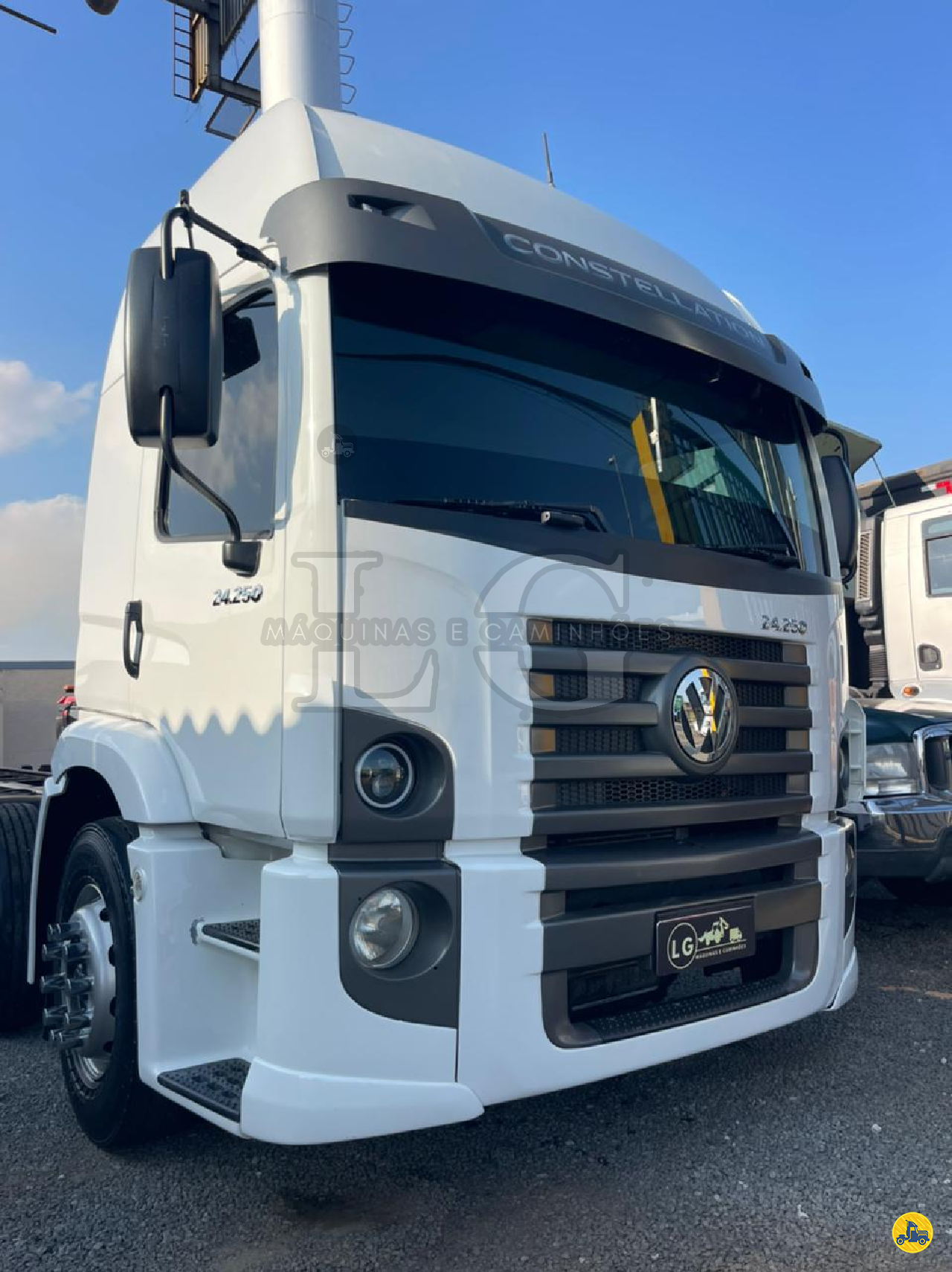 CAMINHAO VOLKSWAGEN VW 24250 Chassis Truck 6x4 LG Máquinas e Caminhões SUMARE SÃO PAULO SP